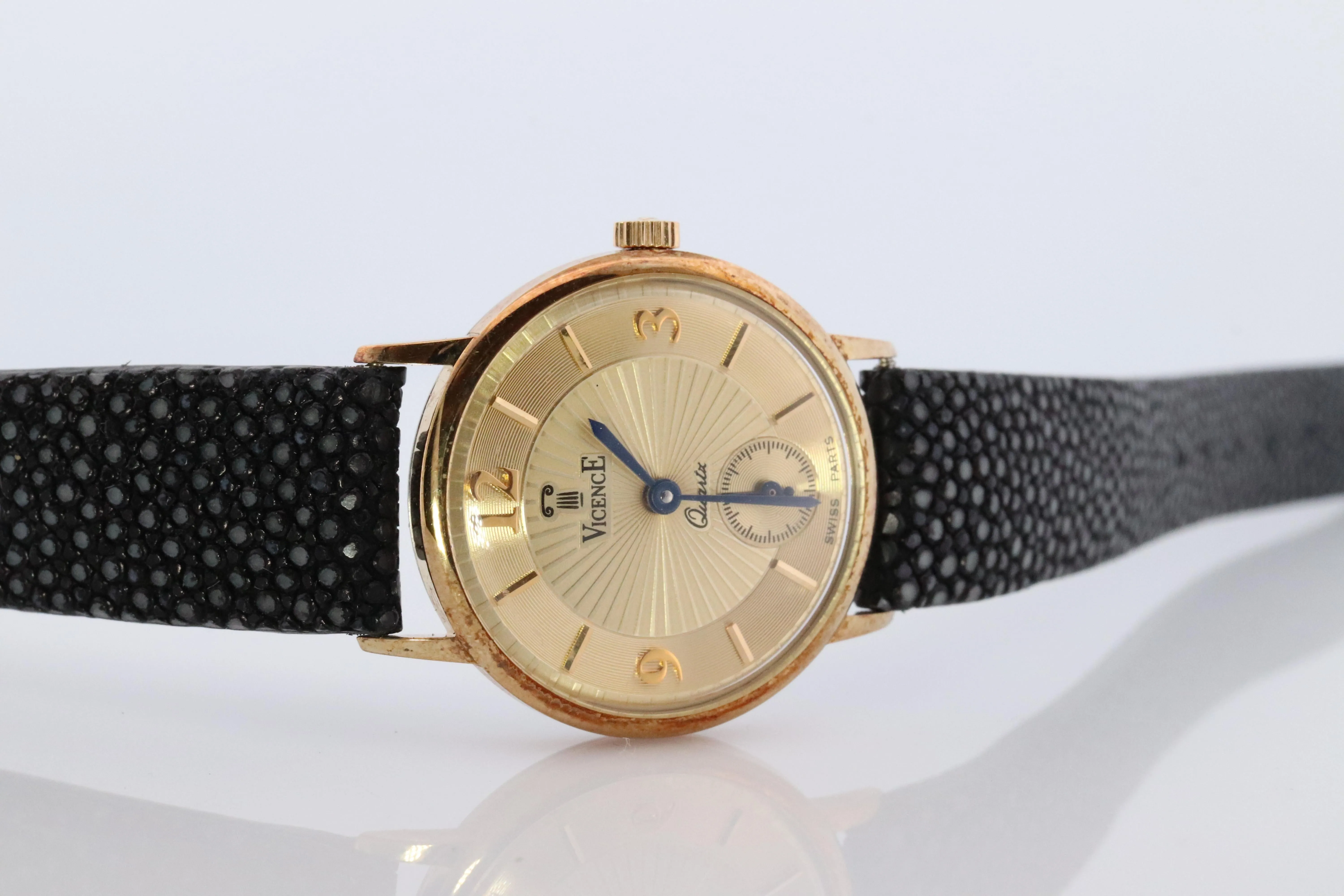 14k Vicence Wristwatch. Vicence Ladies Yellow Gold Watch.