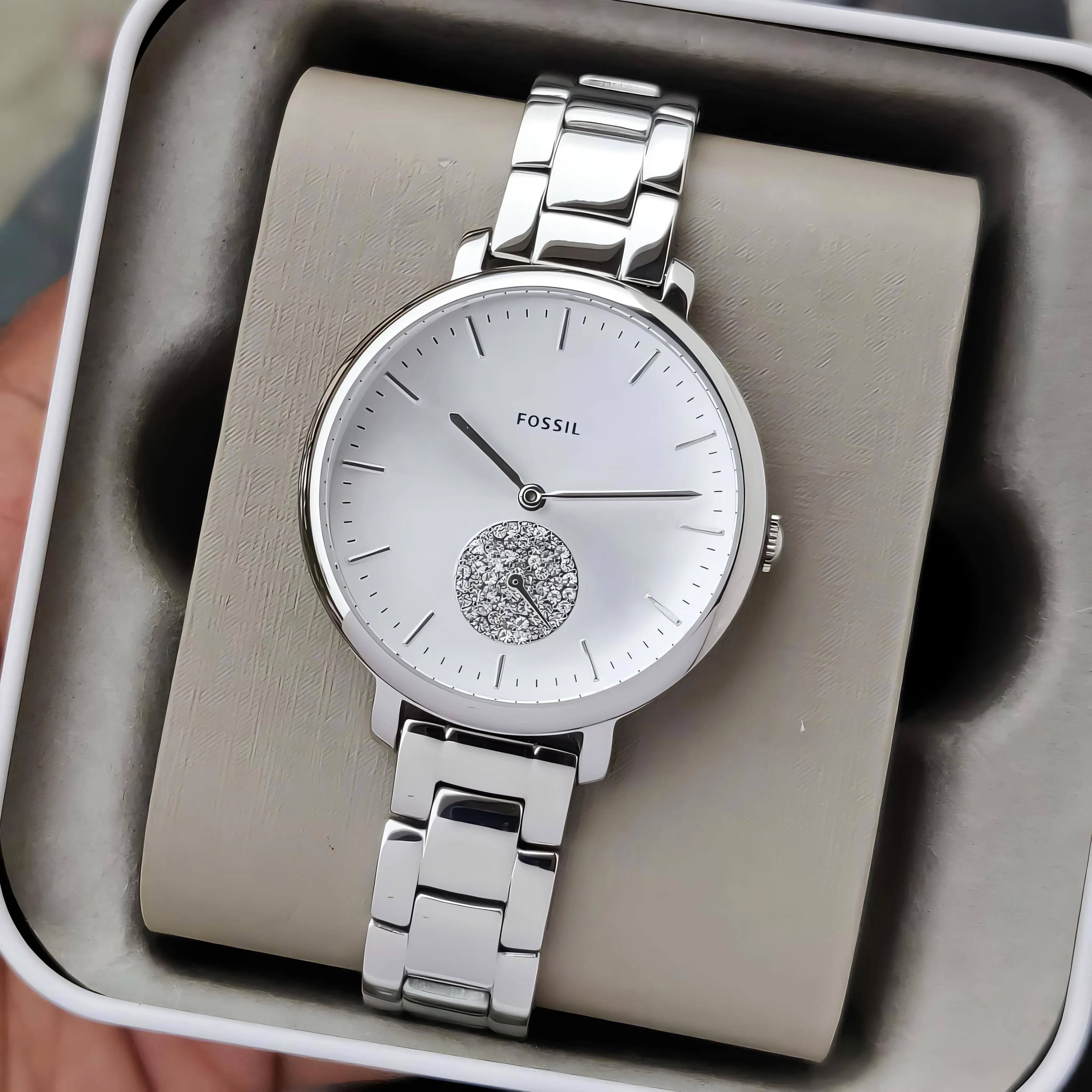 Fashionable Movement Chronograph Stainless Steel Wrist Watch For Women