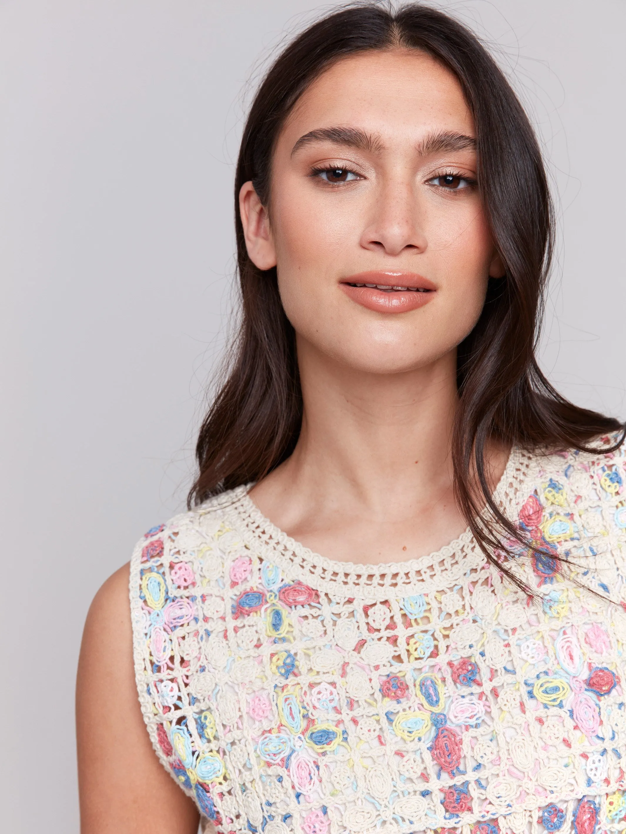 Sleeveless Crochet Crew Neck Top - Natural
